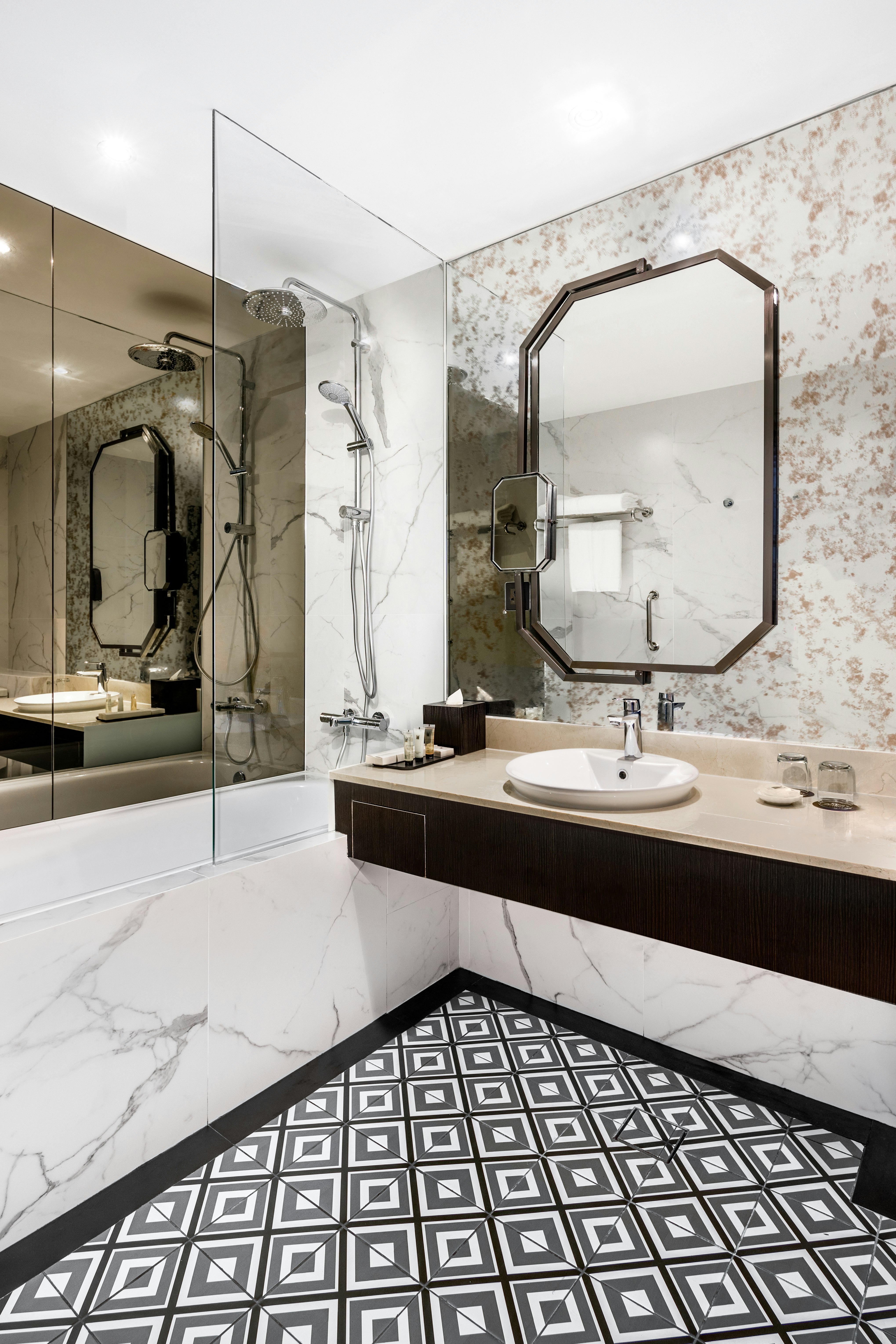 Copthorne King's Hotel Singapore 49/50