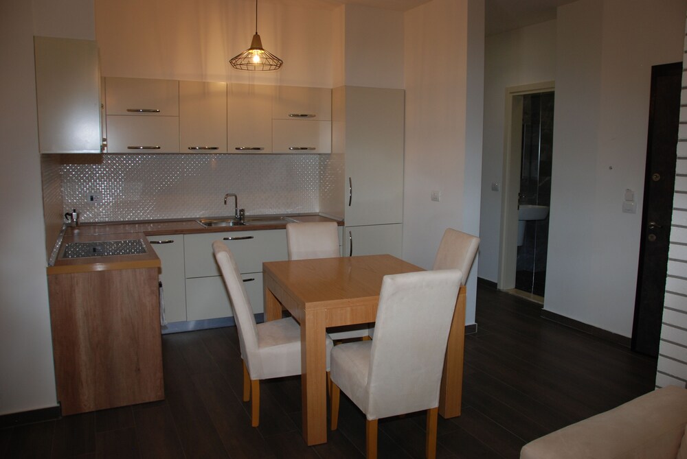 Sunrise Luxury Apartment 30/50