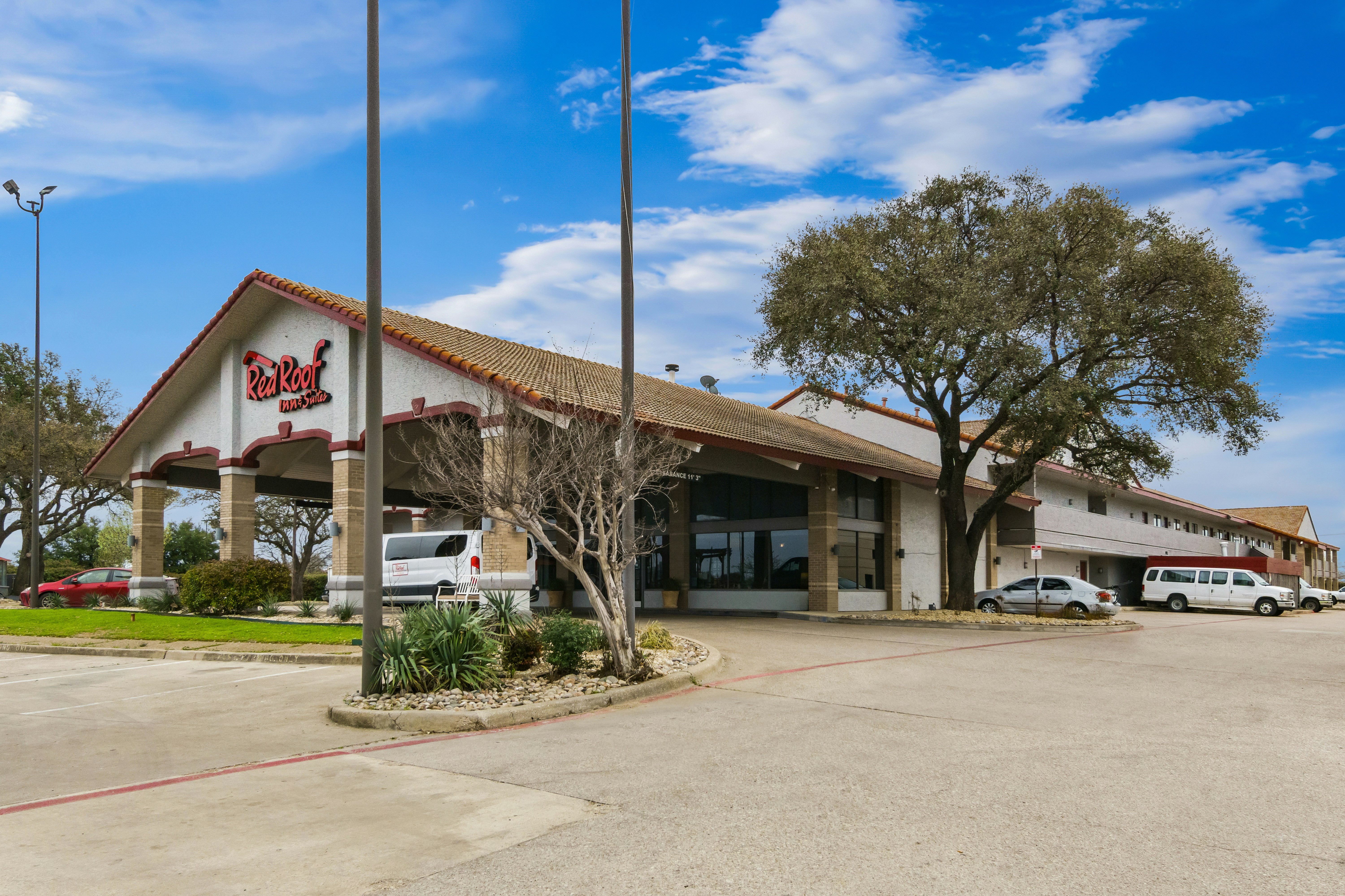 Red Roof Inn & Suites Irving - DFW Airport South 42/45