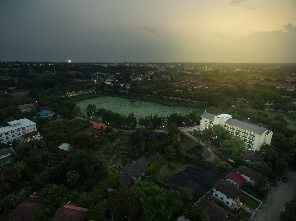 Anchan Laguna Hotel 51/64