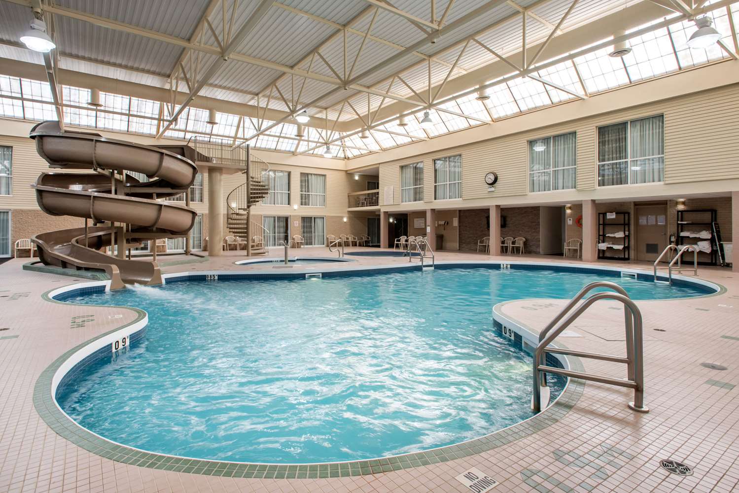 Clarion Hotel & Suites Brandon 35/35
