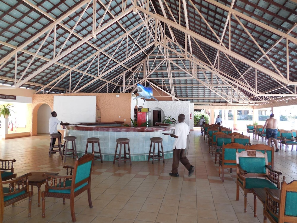 Sun N Sand Beach Resort 27/50
