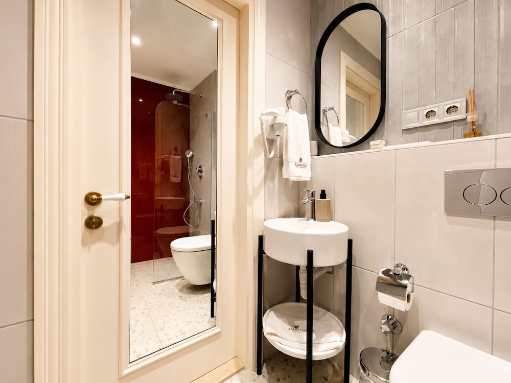 Salbakos Herakleia Boutique Hotel 45/47