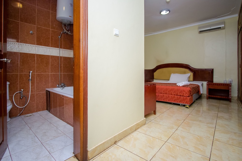 Emerald Hotel 21/55