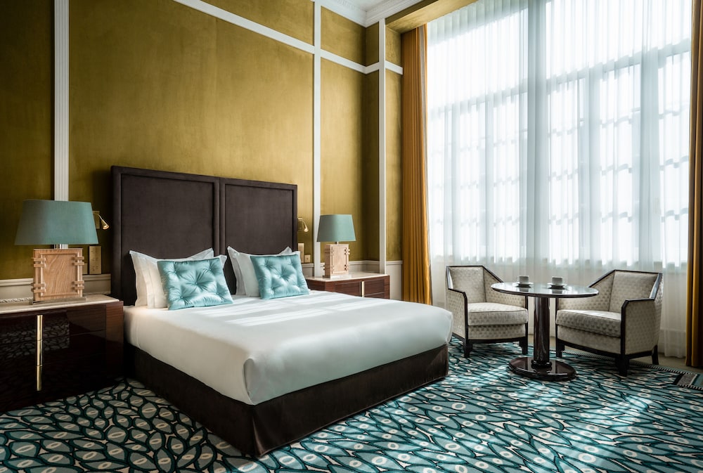 GRAND, DELUXE, CITY VIEW