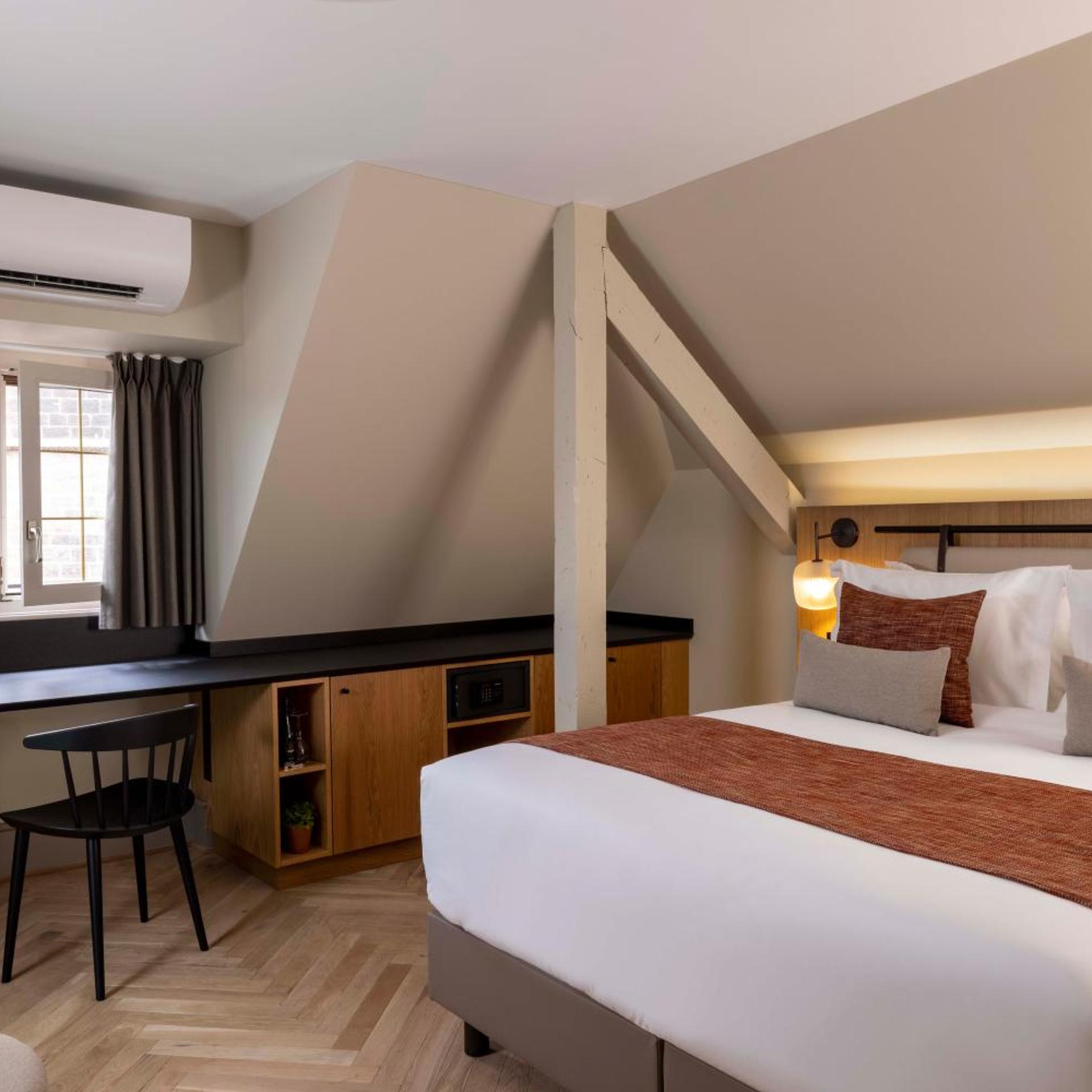 Plus, Double Bed, Large
