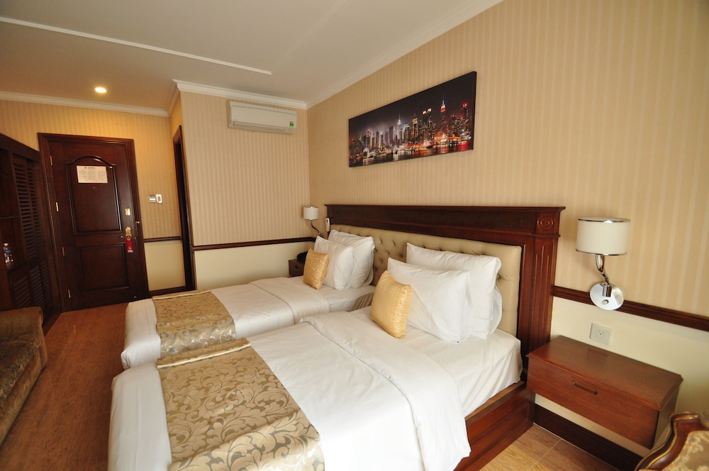 Central Hotel and Residences 18/50