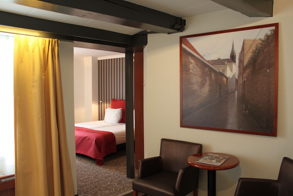 Grand Museum Hotel, BW Signature Collection 34/64