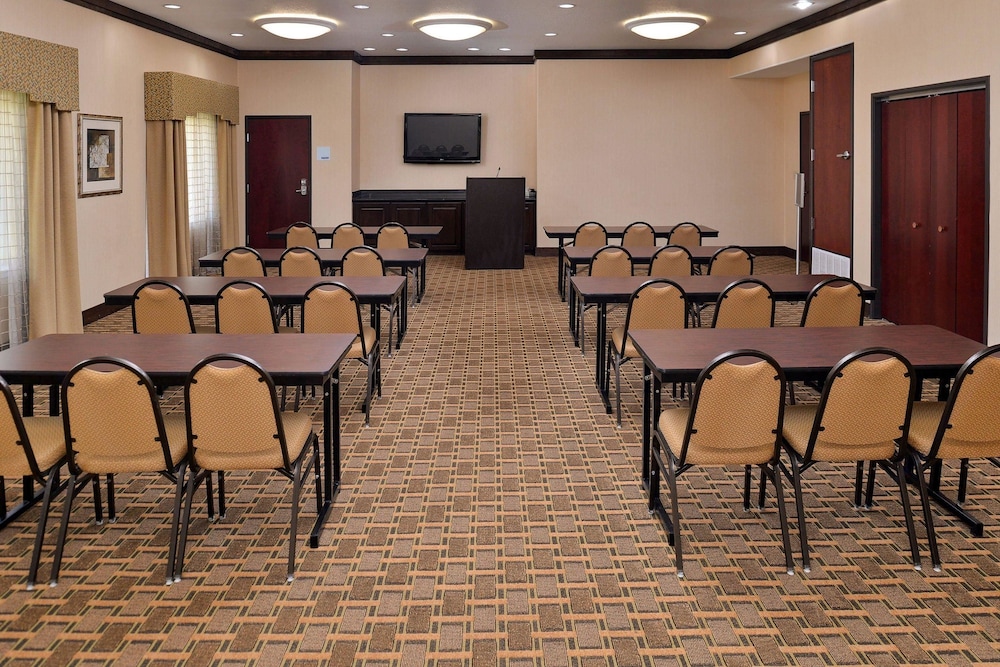 Comfort Inn and Suites Mexia, TX 46/59