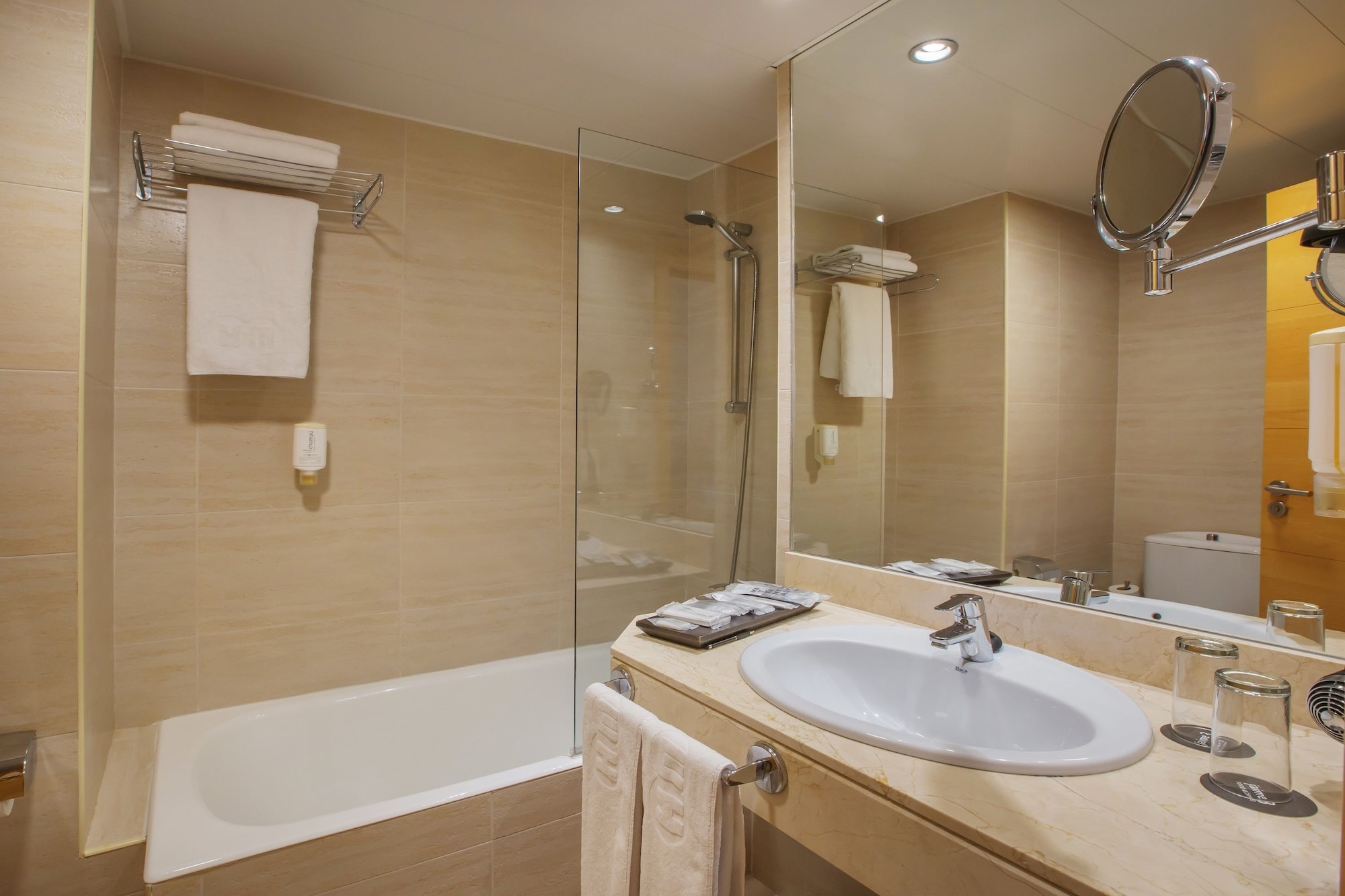 غرفة كومفورت بثلاثة أسرّة، Hm Jaime Iii 6/7
