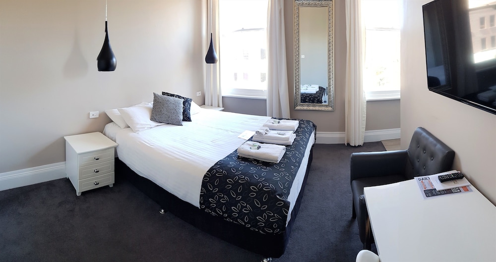 The Grand Hotel 16/50