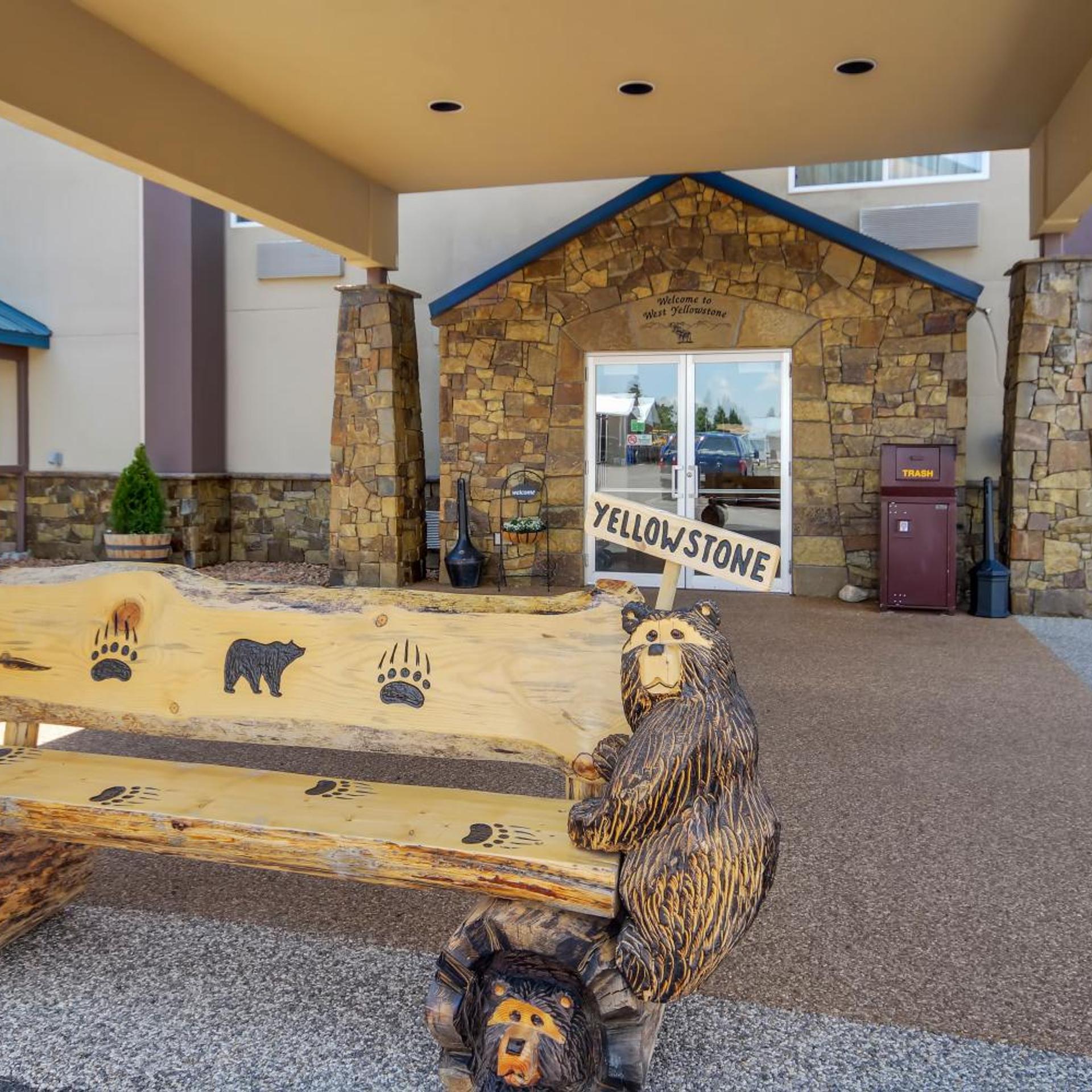 Yellowstone West Gate Hotel 9/51