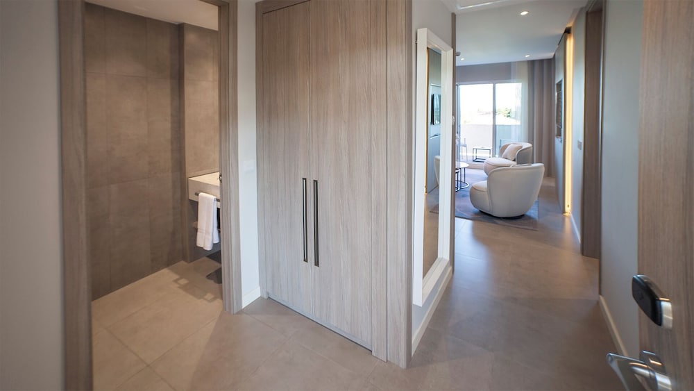 PREMIUM, SUITE, TERRACE