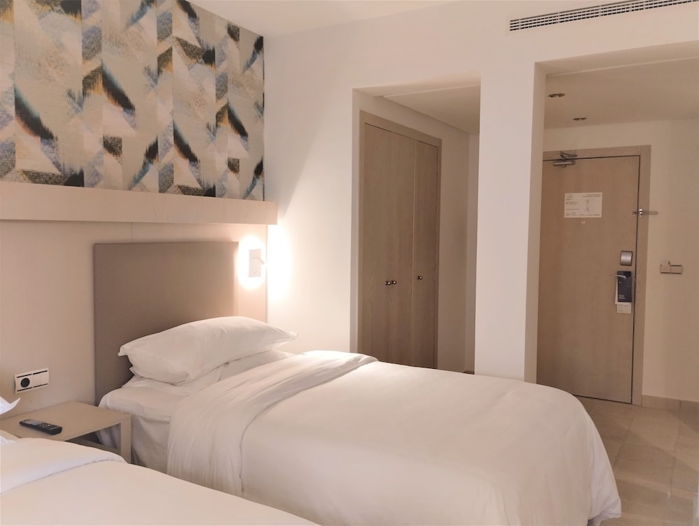 Sheraton Hacienda Del Alamo Golf And Spa Resort 8/34