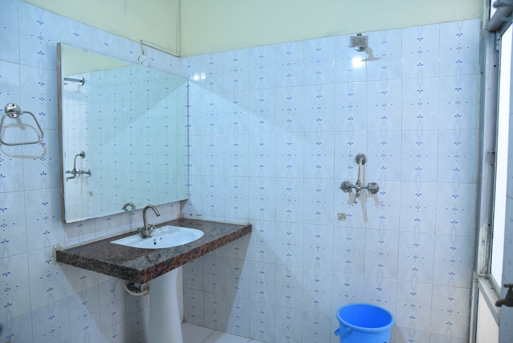Hotel C 9 43/50