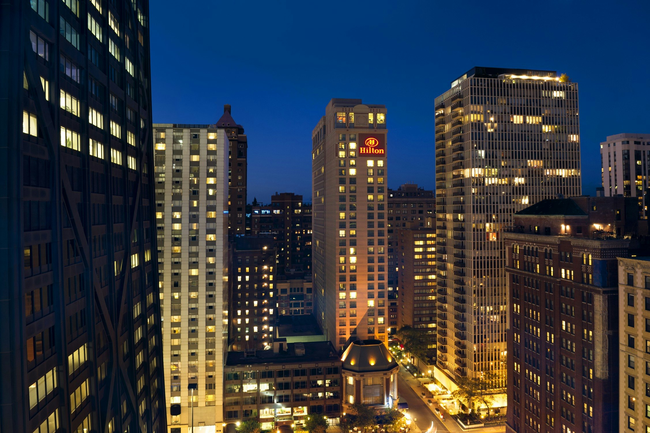 Hilton Chicago Magnificent Mile Suites 58/58