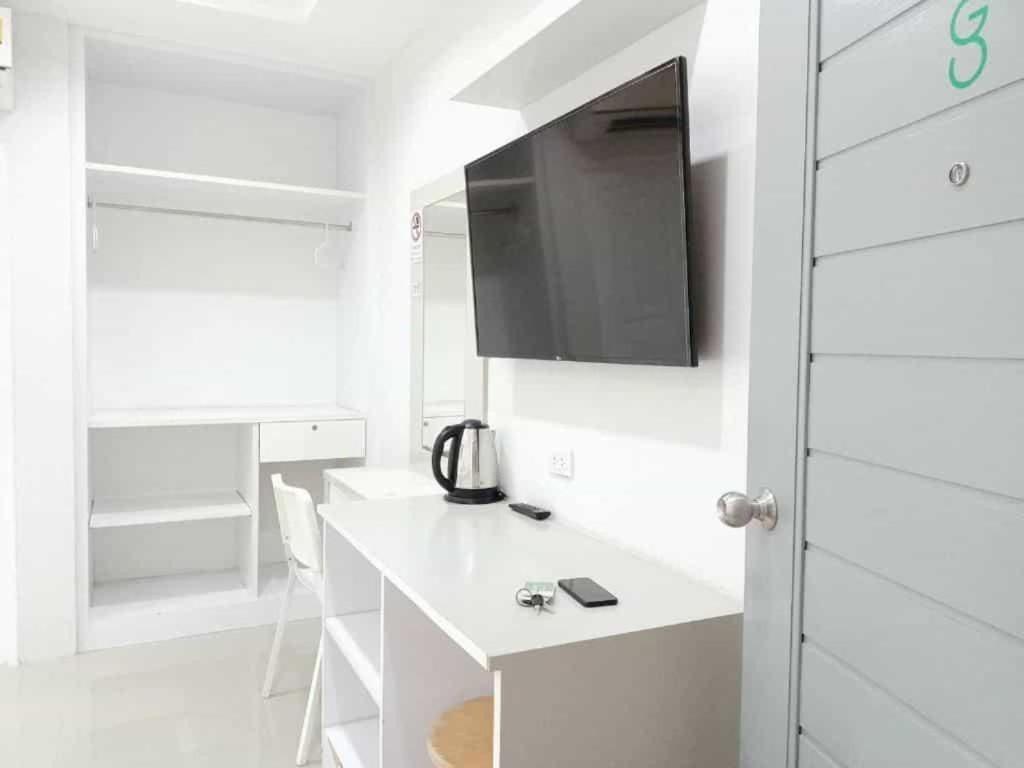 Thegun Hotel 55/56