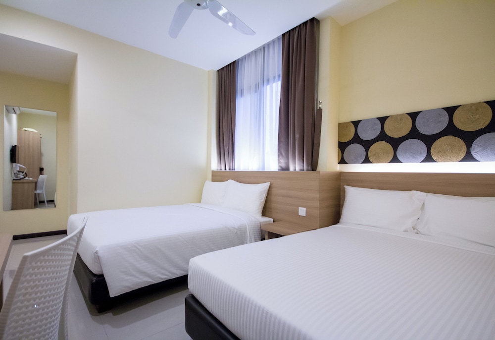 118 HOTEL MACALISTER 23/43