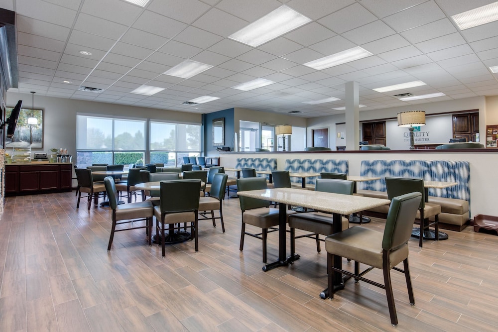 Quality Inn & Suites Mountain Home North 28/34
