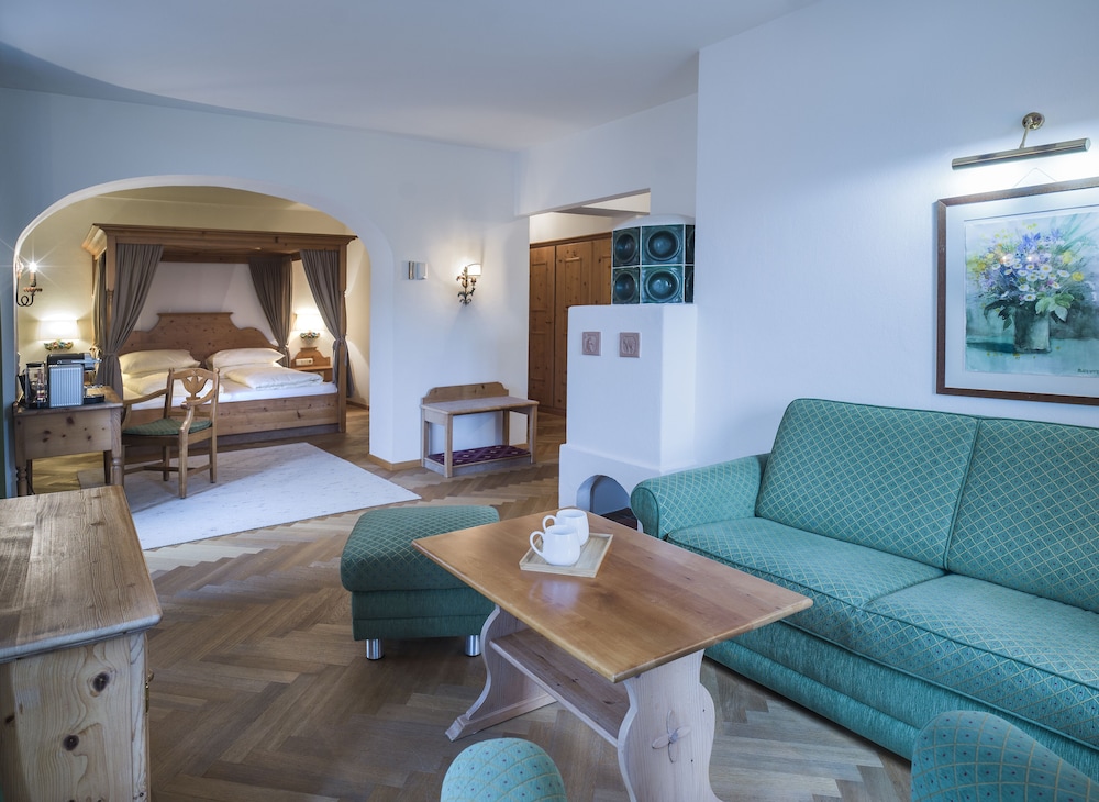 HOTEL TIEFENBRUNNER 51/66
