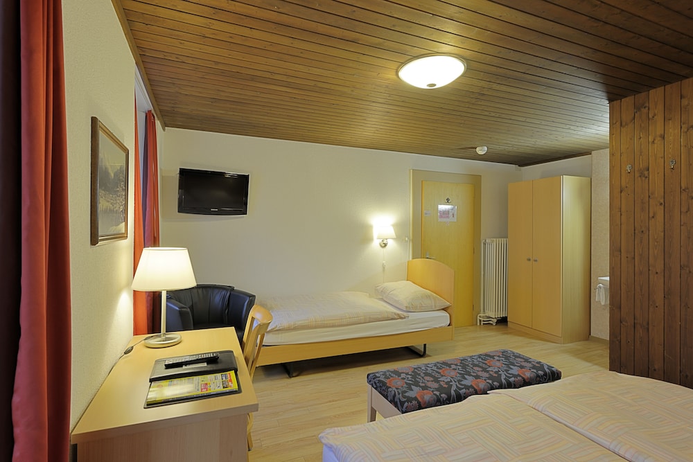 Rossli Hotel 34/64