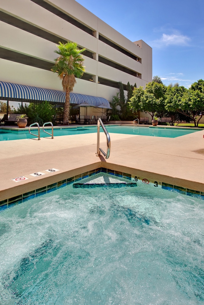 Crowne Plaza Phoenix Airport - Phx 7/76