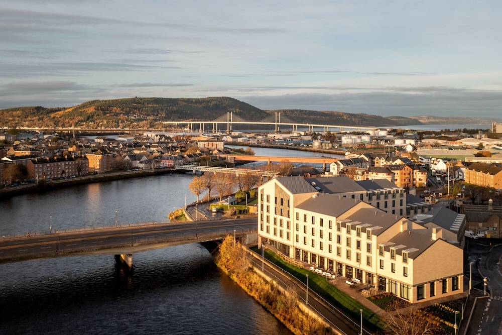 AC Hotel Inverness 56/60