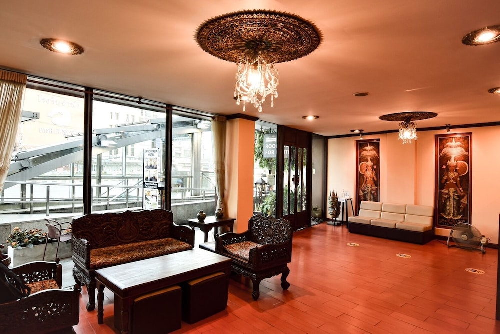 Sk Boutique Mahanakhon 38/50