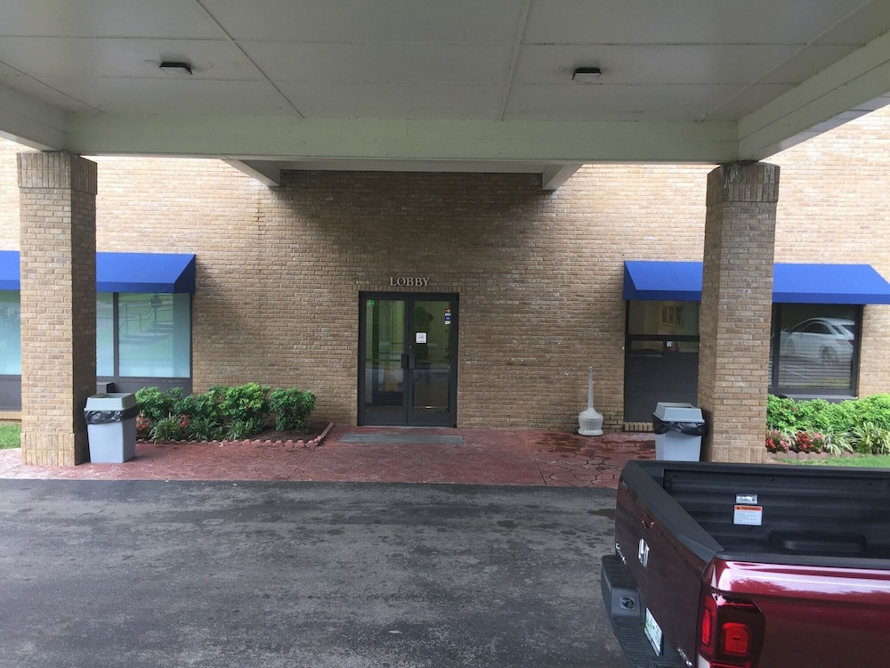 Motel6 Nashville, TN - Airport 9/54