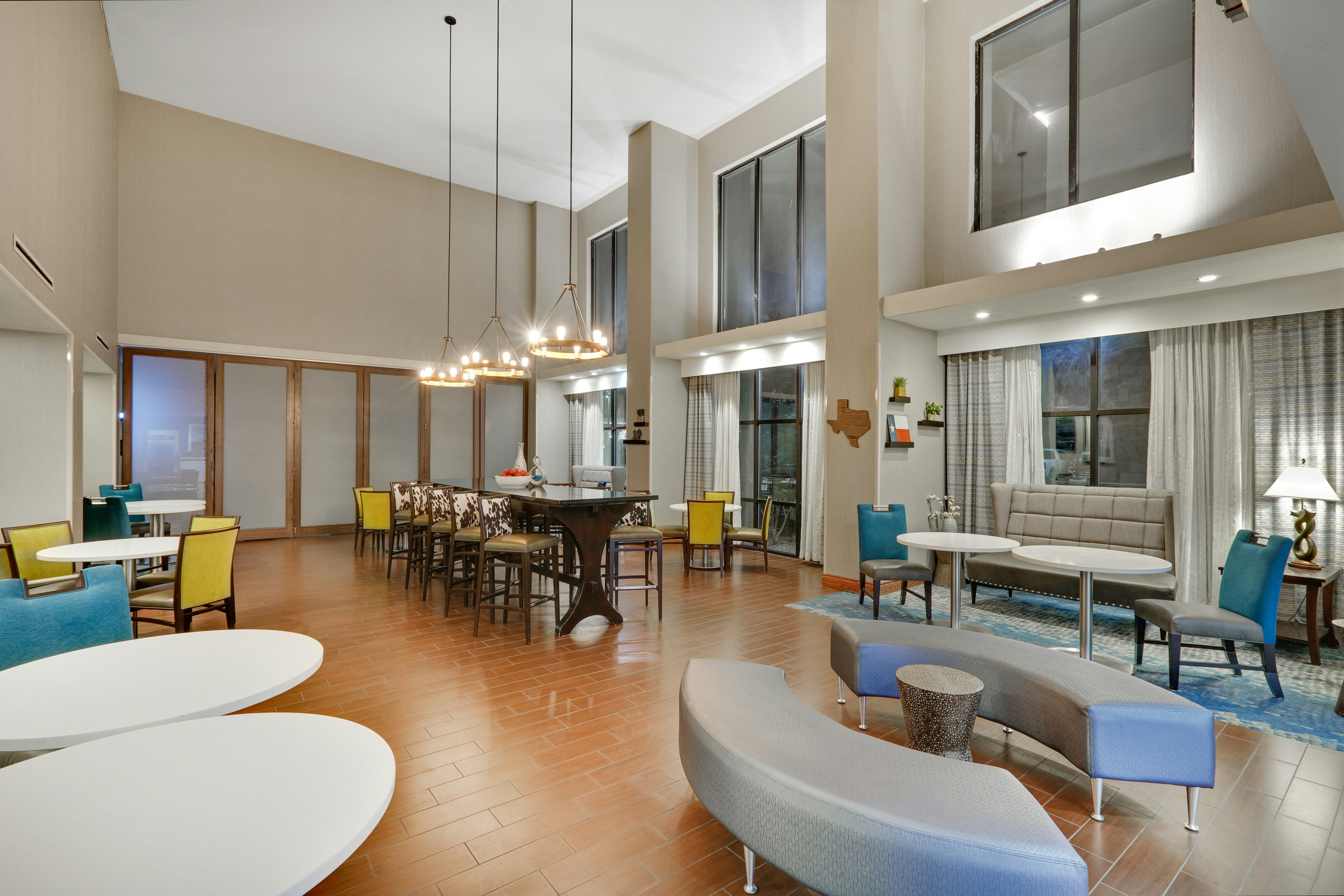 Hampton Inn Suites Childress 5/8