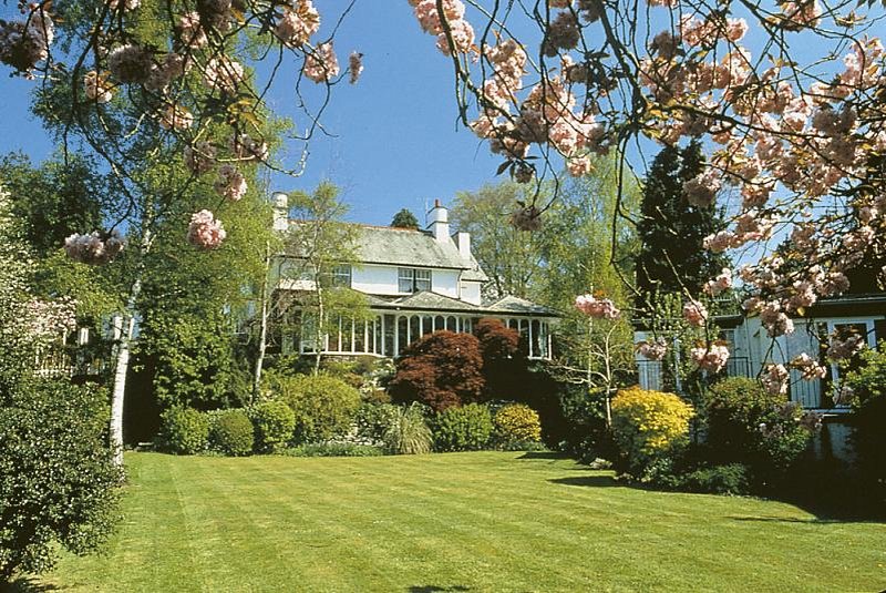 The Burn How Garden House Hotel 65/67