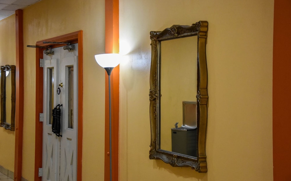 Homeplace Inn 37/51