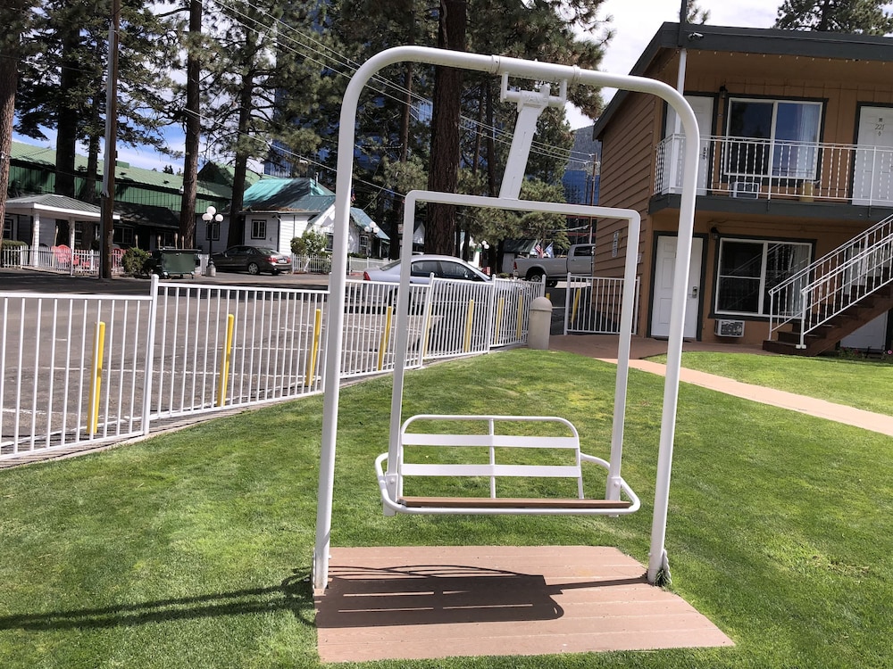 Cedar Inn & Suites 54/64