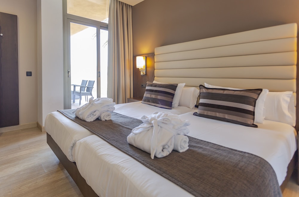 Marins Beach Club Adults Only 6/50