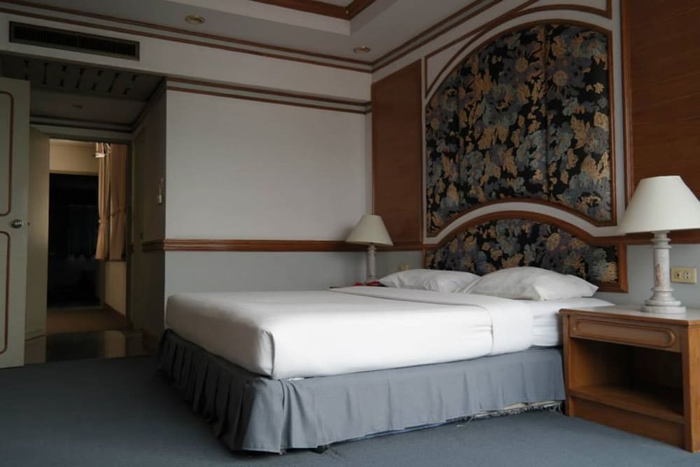 Phuphaya Hotel photo4