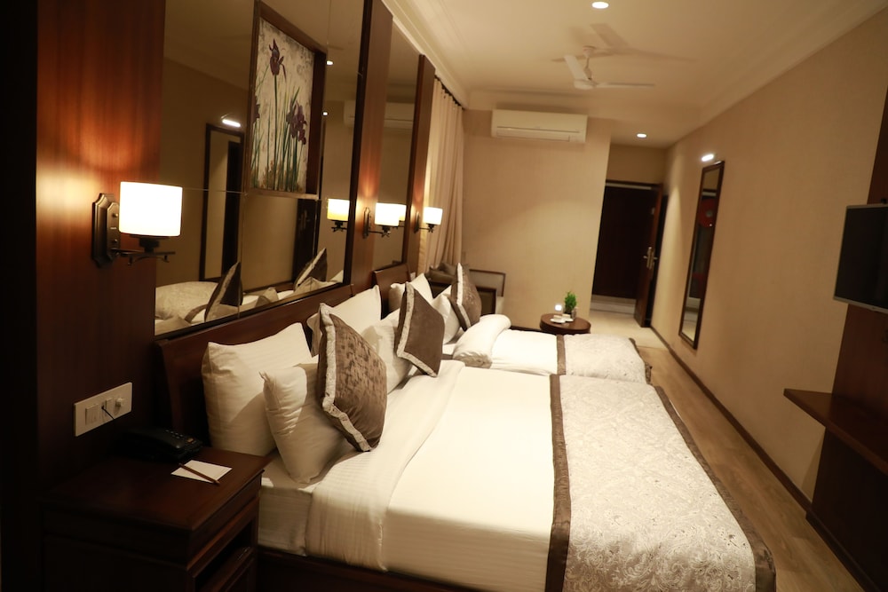 HOTEL GOLDEN TOWER. 23/42