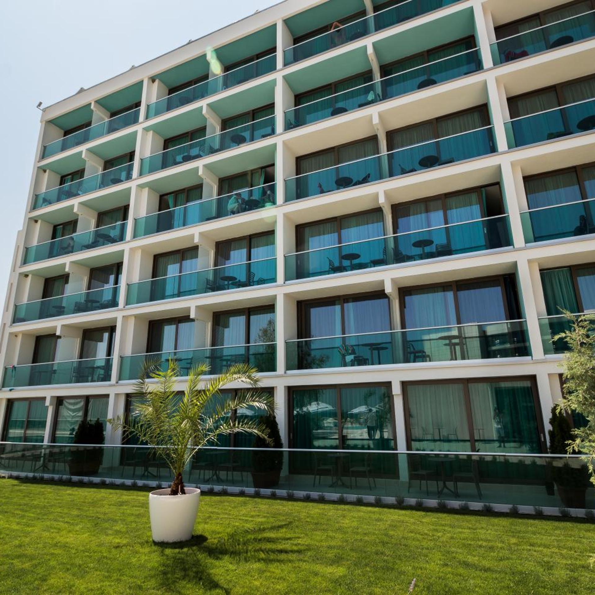 Turquoise Hotel 4/50
