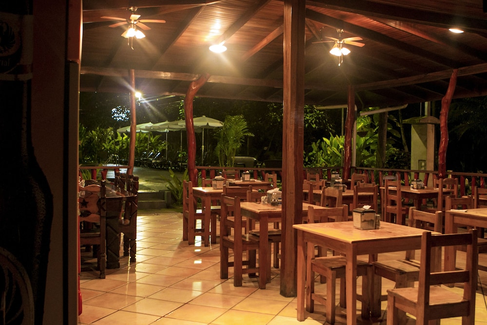 La Isla Inn Hotel 38/52