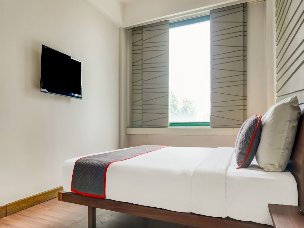 Grand Cikarang Hotel 20/50