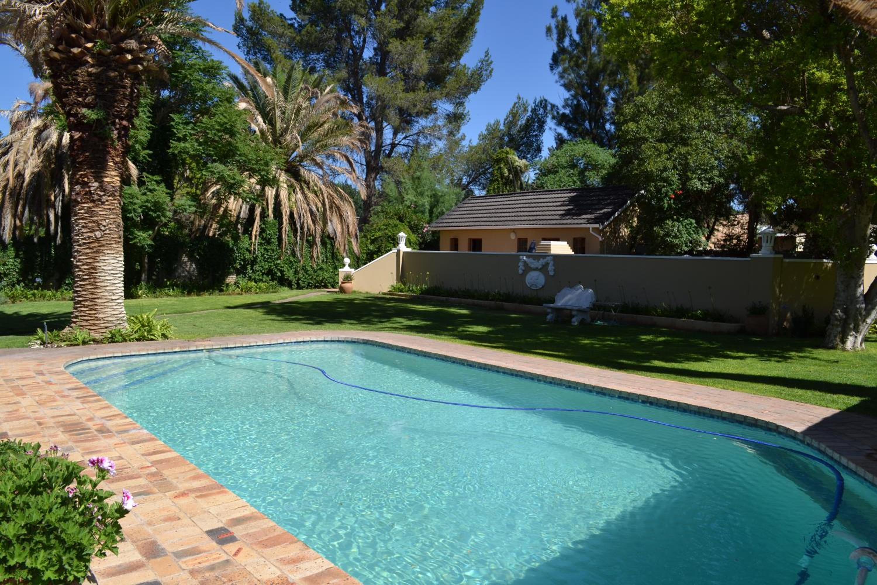 Castello Guesthouse 35/49