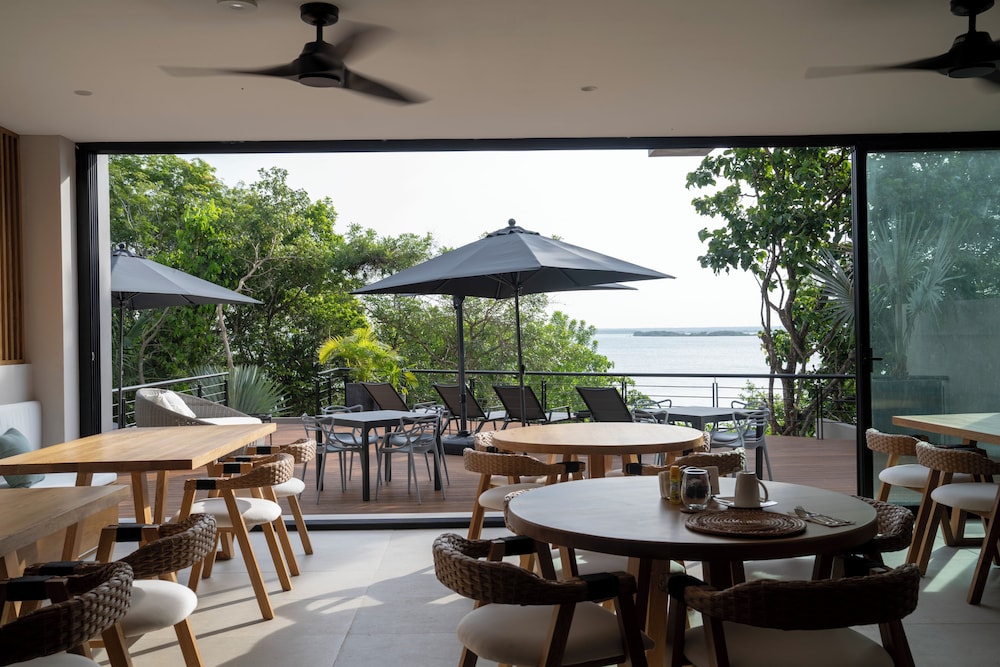 Amaranto Hotel Boutique 38/50