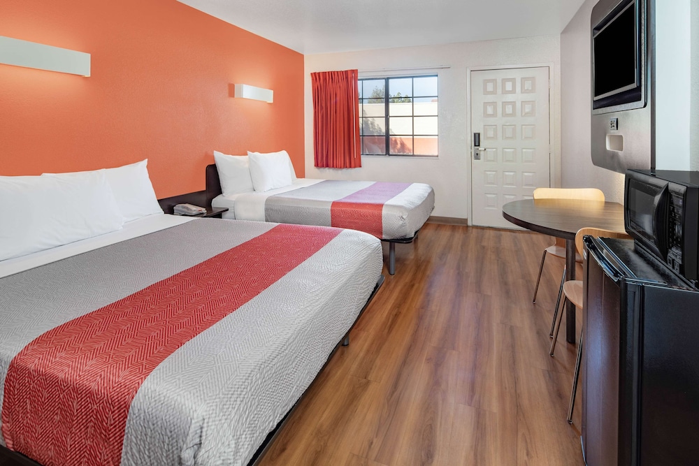 Motel6 Thousand Oaks, CA 34/49