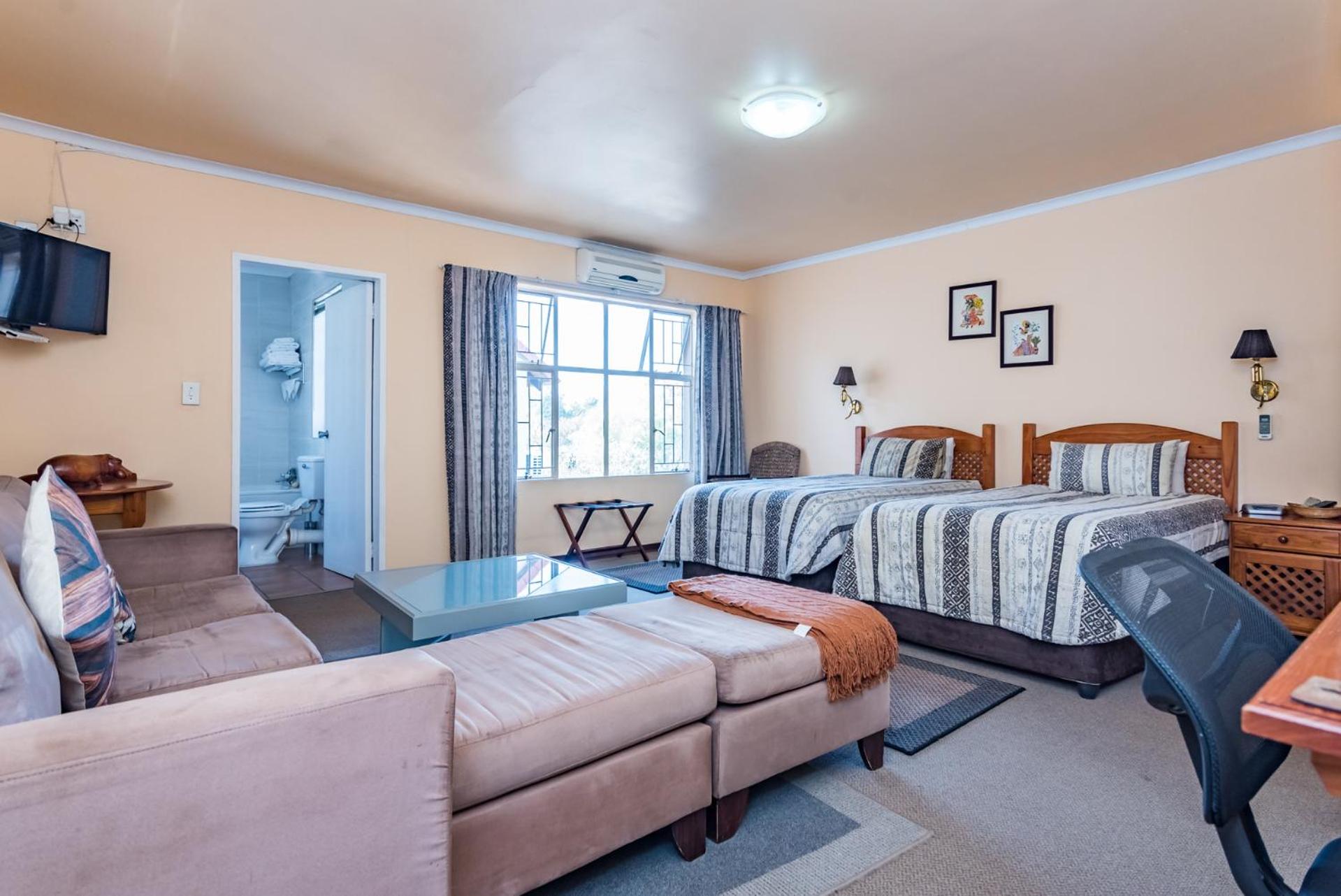 Ipe Tombe Guest Lodge 7/46