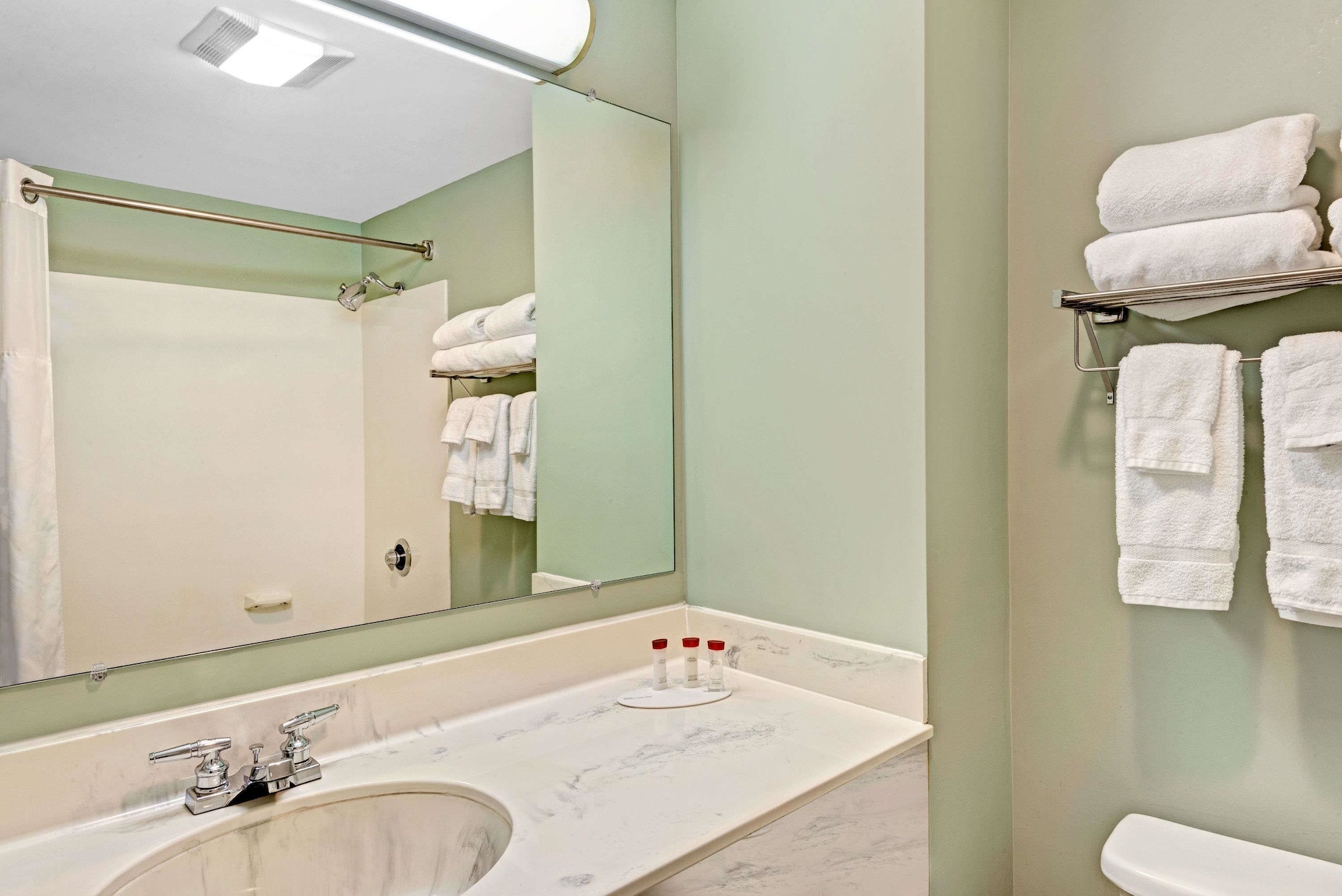 غرفة بسريرين كوين، Ramada by Wyndham Saco/Old Orchard Beach Area 3/3