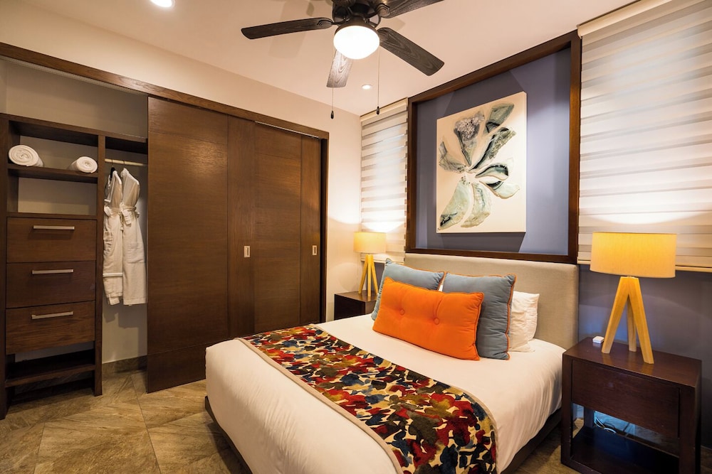 2 BEDROOMS, LUXURY, SUITE, PARTIAL OCEAN VIEW