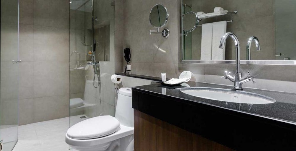 S33 Compact Sukhumvit Hotel 76/78