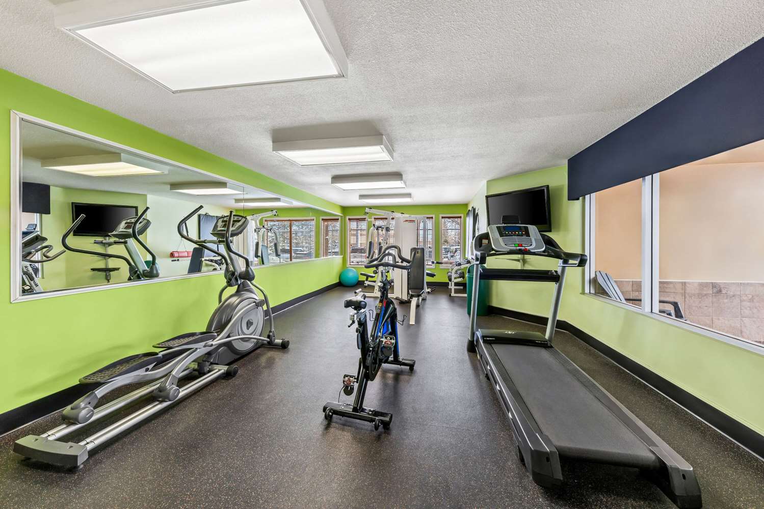 Wingate by Wyndham Calgary 17/39