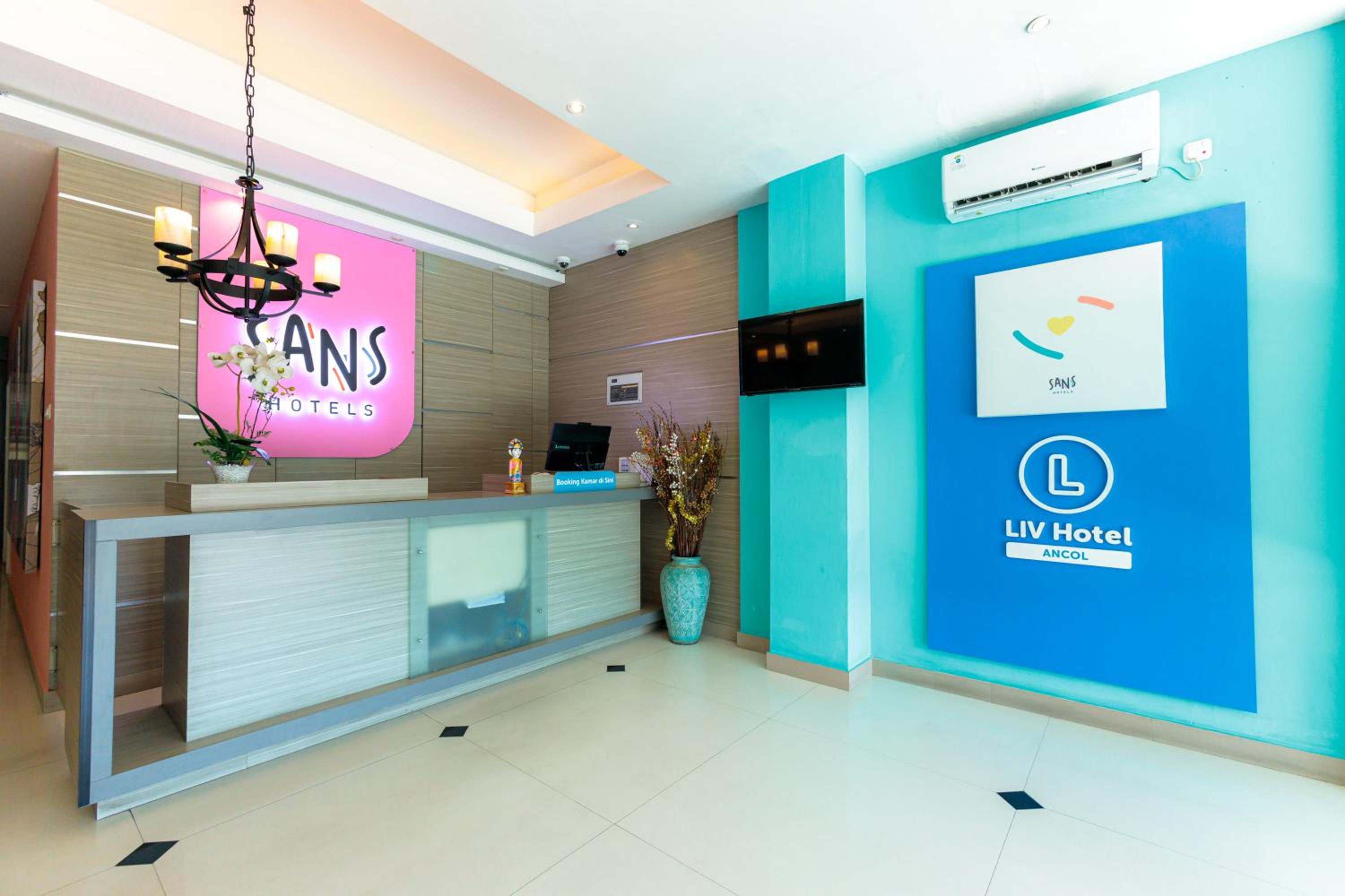 Hotel Sans Hotel Liv Ancol by RedDoorz 9/50