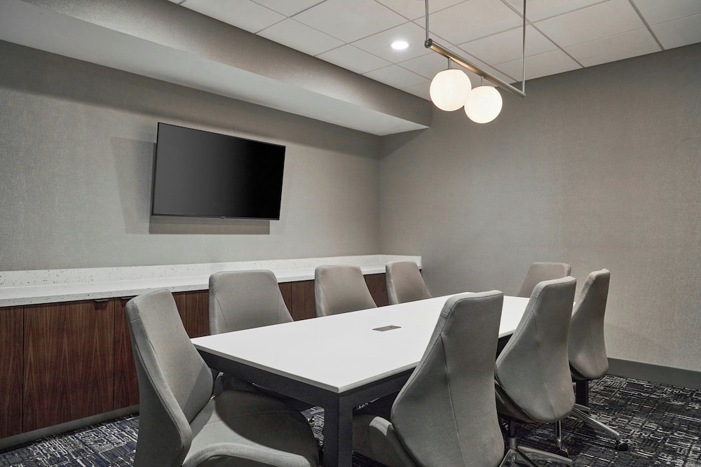 Courtyard by Marriott Madison 35/49