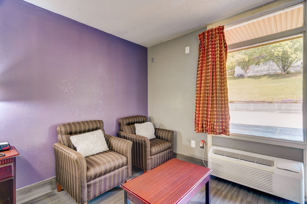BUDGET INN ELLIJAY 24/37